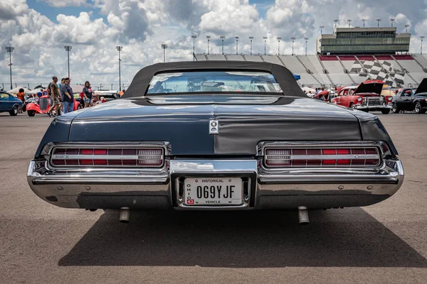 Lebanon May 2022 Low Perspective Rear View 1972 Buick Centurion — 스톡 사진