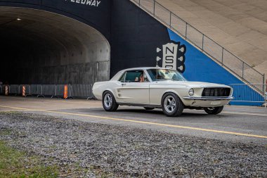 Lübnan, TN - 14 Mayıs 2022: Yerel bir araba fuarında 1967 model Ford Mustang 2..