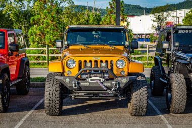 Pigeon Forge, TN - August 25, 2017: Lightly Modified Off Road Jeep Wrangler JK Sahara Hardtop at a local enthusiast rally.