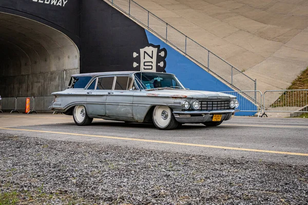 Lebanon May 2022 Wide Angle Front Corner View 1960 Oldsmobile — 图库照片