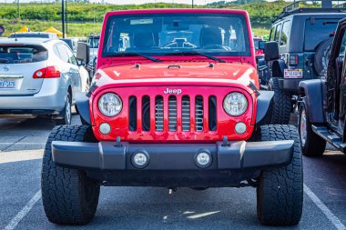 Pigeon Forge, TN - August 25, 2017: Modified Off Road Jeep Wrangler Sport JK Unlimited Soft Top at a local enthusiast rally.
