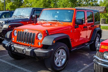 Pigeon Forge, TN - August 25, 2017: Modified Off Road Jeep Wrangler Sport JK Unlimited Soft Top at a local enthusiast rally.