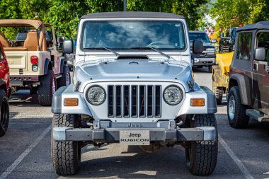 Pigeon Forge, TN - August 25, 2017: Modified Jeep Wrangler Sport TJ Soft Top at a local enthusiast rally.