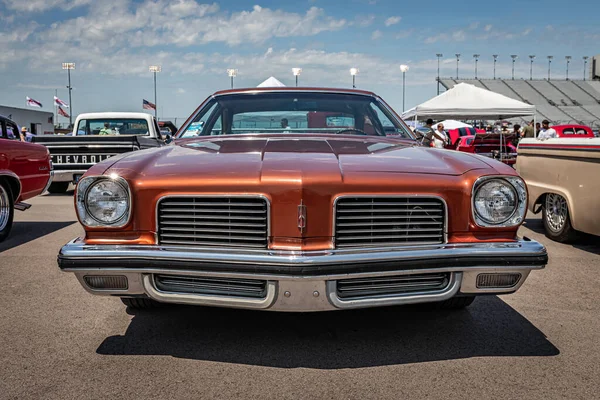 Lebanon May 2022 Low Perspective Front View 1974 Oldsmobile Cutlass — 스톡 사진