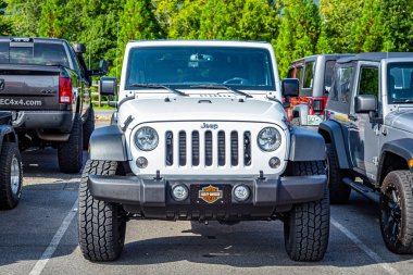 Pigeon Forge, TN - August 25, 2017: Modified Jeep Wrangler Sport JK Hardtop at a local enthusiast rally.