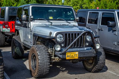 Pigeon Forge, TN - August 25, 2017: Modified Jeep Wrangler Sport TJ Hardtop at a local enthusiast rally.