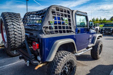 Pigeon Forge, TN - August 25, 2017: Modified Jeep Wrangler Sport TJ Soft Top at a local enthusiast rally.