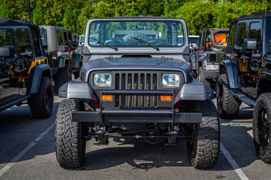 Pigeon Forge, TN - August 25, 2017: Modified Jeep Wrangler Sport YJ Soft Top at a local enthusiast rally.
