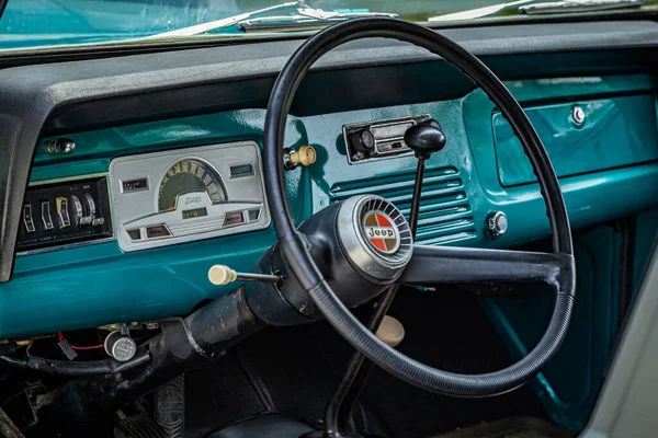 Pigeon Forge August 2017 Interior Detail View Kaiser Jeep Jeepster — Stok fotoğraf