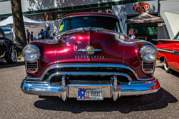 Falcon Heights June 2022 Low Perspective Front View 1949 Oldsmobile — Stock Photo, Image