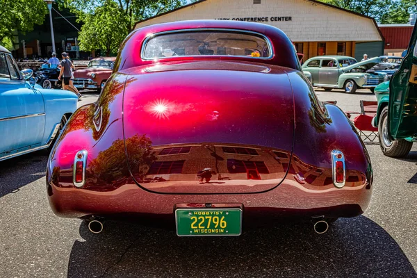 Falcon Heights June 2022 Low Perspective Rear View 1940 Buick — стоковое фото