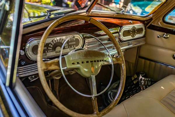Falcon Heights June 2022 Close Detail Interior View 1948 Oldsmobile — 스톡 사진