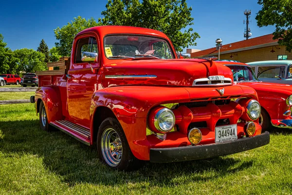 Falcon Heights Czerwca 2022 Niski Widok Przodu Rogu 1951 Ford — Zdjęcie stockowe