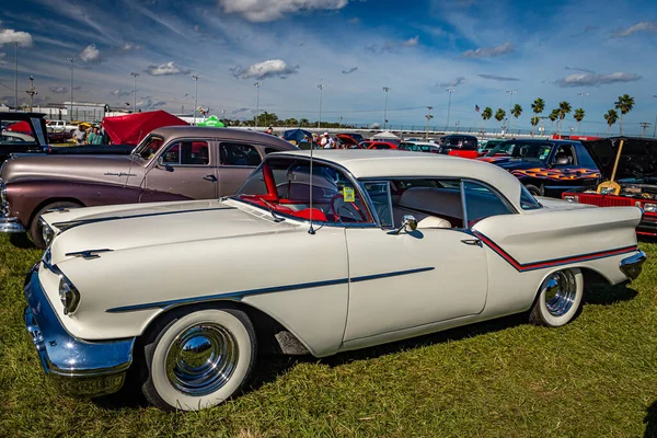Daytona Beach Novembre 2018 Vue Latérale Haute Perspective Une Oldsmobile — Photo