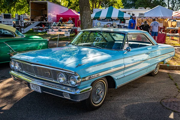 Falcon Heights Juni 2022 Hochperspektivische Frontansicht Eines Ford Galaxie 500 — Stockfoto