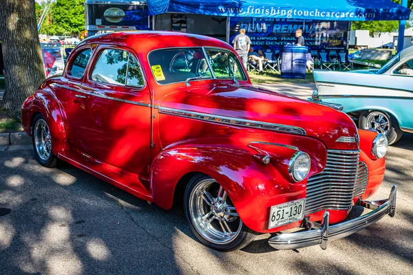 ファルコンハイツ 6月18 2022 地元の車のショーで1940年のシボレー特別デラックスクーペストリートロッドの高視点フロントコーナービュー — ストック写真