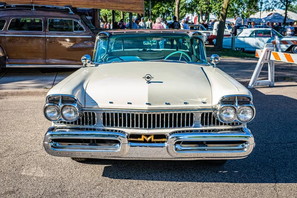 Falcon Heights June 2022 High View View 1957 Mercury Turnpike — 스톡 사진