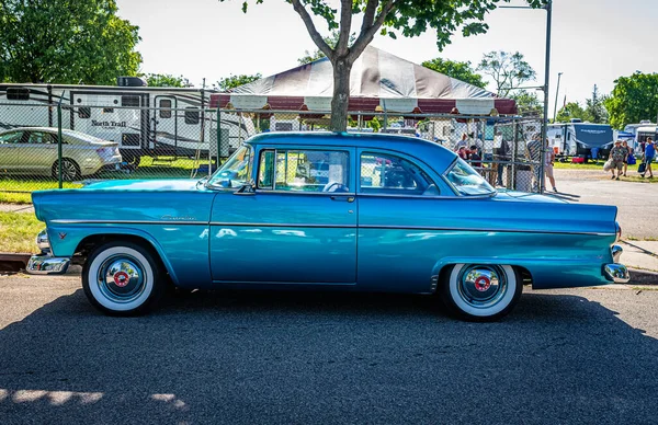 Falcon Heights June 2022 High Perspective Side View 1955 Ford — Stock Photo, Image