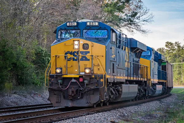 Modoc Kwietnia 2014 Pociąg Towarowy Csx Okrąża Zakręt Wjeżdżając Miasta — Zdjęcie stockowe