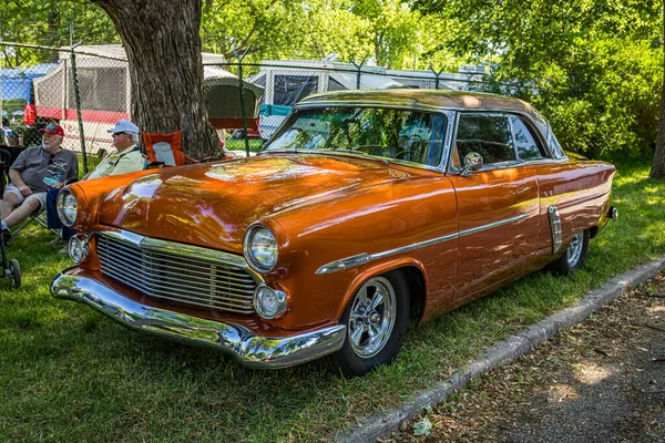 Falcon Heights Junho 2022 Vista Frontal Alta Perspectiva Ford Crestline — Fotografia de Stock