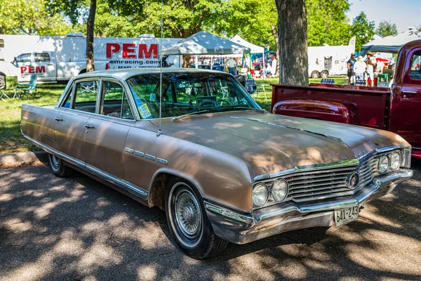 Falcon Heights Червня 2022 Високоперспективний Передній Кут Огляду Buick Electra — стокове фото