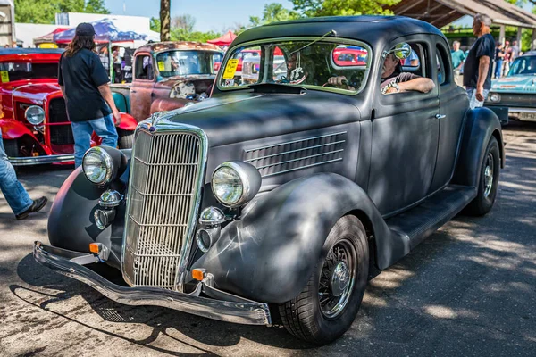 Falcon Heights Juni 2022 Hochperspektivische Frontansicht Eines Ford Window Coupee — Stockfoto