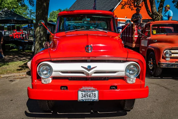 Falcon Heights 2022 Június Egy 1956 Ford F600 Flatbed Truck — Stock Fotó