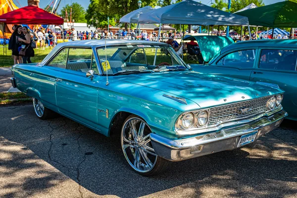 Falcon Heights Junho 2022 Vista Frontal Alta Perspectiva Ford Galaxie — Fotografia de Stock