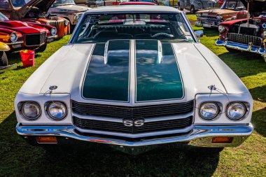 Daytona Plajı, FL - 28 Kasım 2020: 1970 Chevrolet Chevelle SS Sport Coupe 'nin yüksek perspektifli ön görüntüsü.