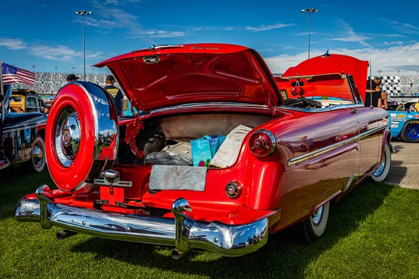 Daytona Beach Листопада 2020 Низькоперспективний Задній Кут Огляду Ford Crestline — стокове фото