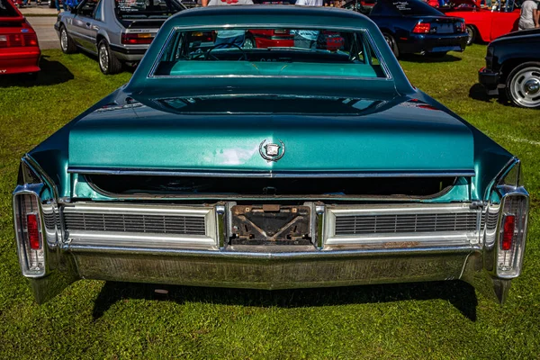 Daytona Beach Novembro 2020 Visão Traseira Alta Perspectiva Cadillac Fleetwood — Fotografia de Stock