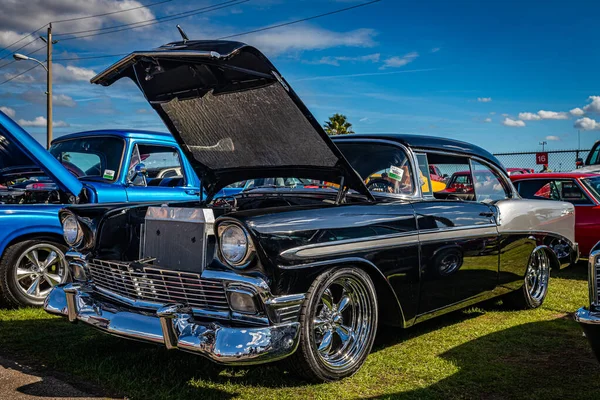 Daytona Beach Listopada 2020 Niski Widok Przodu Rogiem 1956 Chevrolet — Zdjęcie stockowe