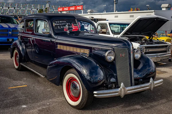 Daytona Beach November 2020 High Perspective Front View 1937 Buick — стокове фото