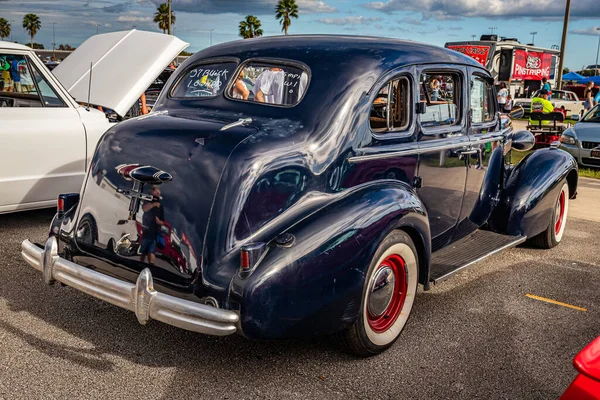 Daytona Beach Marraskuu 2020 Korkean Perspektiivin Takakulma Näkymä 1937 Buick — kuvapankkivalokuva