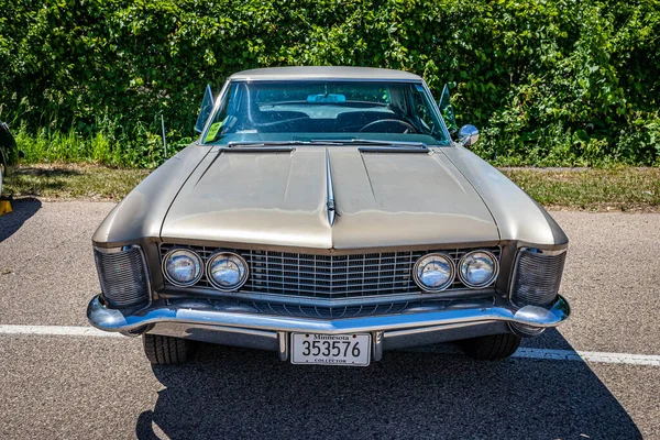 Falcon Heights Június 2022 Magas Kilátás Egy 1963 Buick Riviera — Stock Fotó