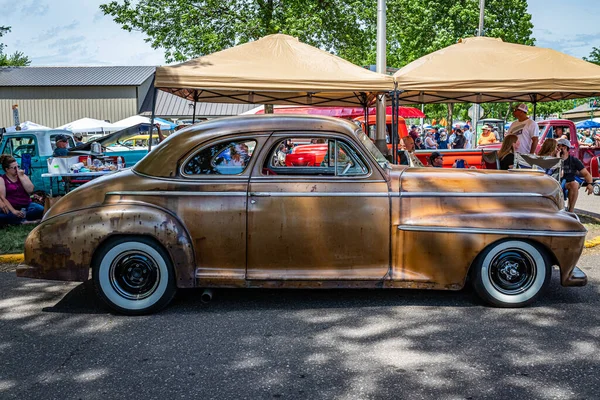 Falcon Heights Juni 2022 Hochperspektivische Seitenansicht Eines Oldsmobile Series Club — Stockfoto