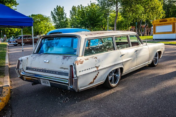 하이츠 2022 자동차 쇼에서 Pontiac Bonneville Station Wagon 1964 폰티액의 — 스톡 사진