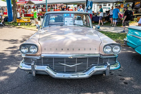 Falcon Heights June 2022 High View 1958 Studebaker Commander Door — 스톡 사진