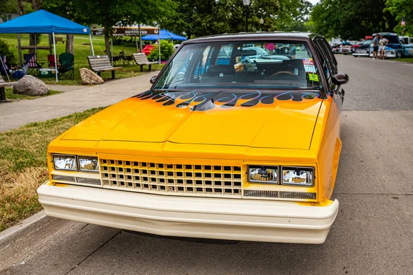 Des Moines July 2022 Високоперспективний Вид Chevrolet Malibu Wagon 1983 — стокове фото