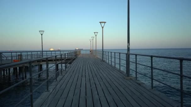 Dolly forward motion on pier in Limonassol, Chipre — Vídeo de Stock