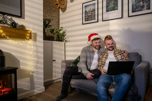 Lgbtqi Same Sex Male Couple Sitting Sofa Living Room Relaxing — Φωτογραφία Αρχείου