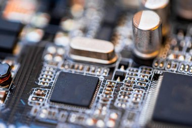 Çipler, Transistörler ve Mikroişlemcili PC Ana Kart
