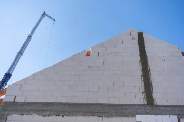 Yeni bir evin inşaatı. İnşaat Alanı Kavramı.