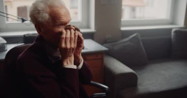 Emekli Yaşlı Adam 'ın Portresi.