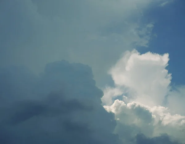 Cumulonimbus Mraky Formace Tropické Modré Obloze Nimbus Pohybující Abstraktní Pozadí — Stock fotografie