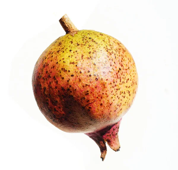 Granaatappel Fruit Geïsoleerd Witte Achtergrond Geel Met Rode Oranje Huid — Stockfoto