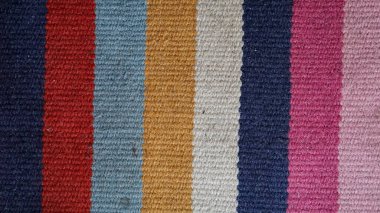 Eski doğal yün halı parçası