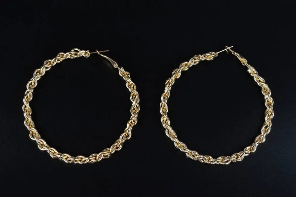 Σκουλαρίκια Διαμαντένια Ασημένια Και Χρυσά Διαμάντια Ζαφείρια Μαύρο Φόντο — Φωτογραφία Αρχείου