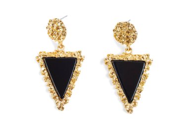 Beyaz arkaplanda elmas, beyaz arkaplanda mücevher olan güzel altın ya da gümüş küpe.