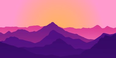 Aşağıdaki vadide sisli dağ manzarasının panoramik görüntüsü Alpenlight gökyüzü ile